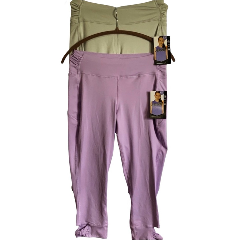 Avita yoga/performance capri two pair girls XXL